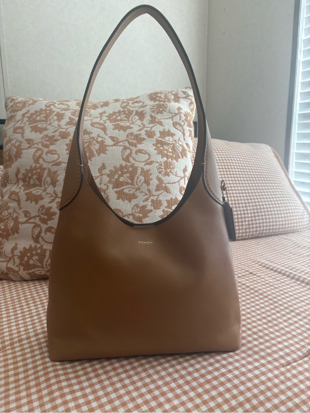 Coach Brooklyn 28 Shoulder Bag honey brown